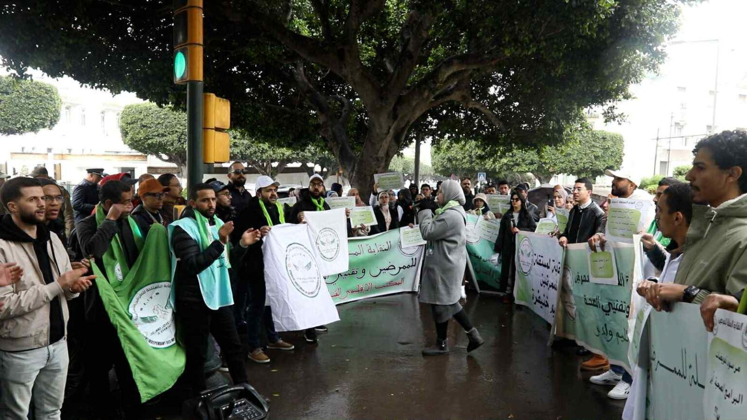 وقفة وطنية لممرضي وتقنيي الصحة بالرباط احتجاجا على تأخر تنزيل اتفاق 23 يوليوز