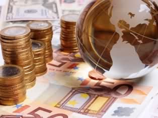 تحويلات مغاربة العالم تبلغ 110 مليارات درهم… والحكومة تستهدف رفع الاستثمار إلى 30%