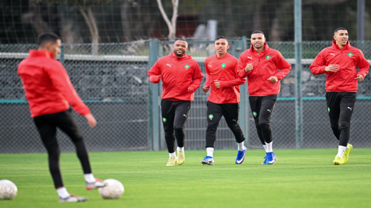 المنتخب الوطني يُنهي استعداداته لنهائي كأس إفريقيا أمام السنغال بتركيز وحماس
