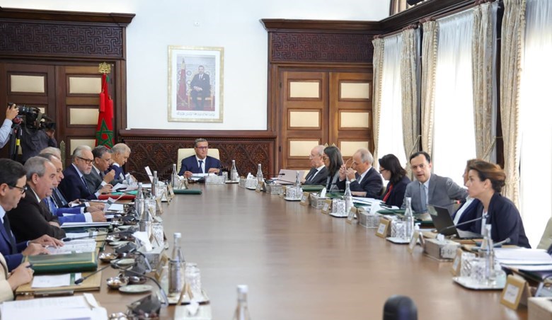 أخنوش يترأس مجلسا حكوميا لمناقشة تنظيم مهنة المحاماة وإحداث أكاديمية لمهن الطيران