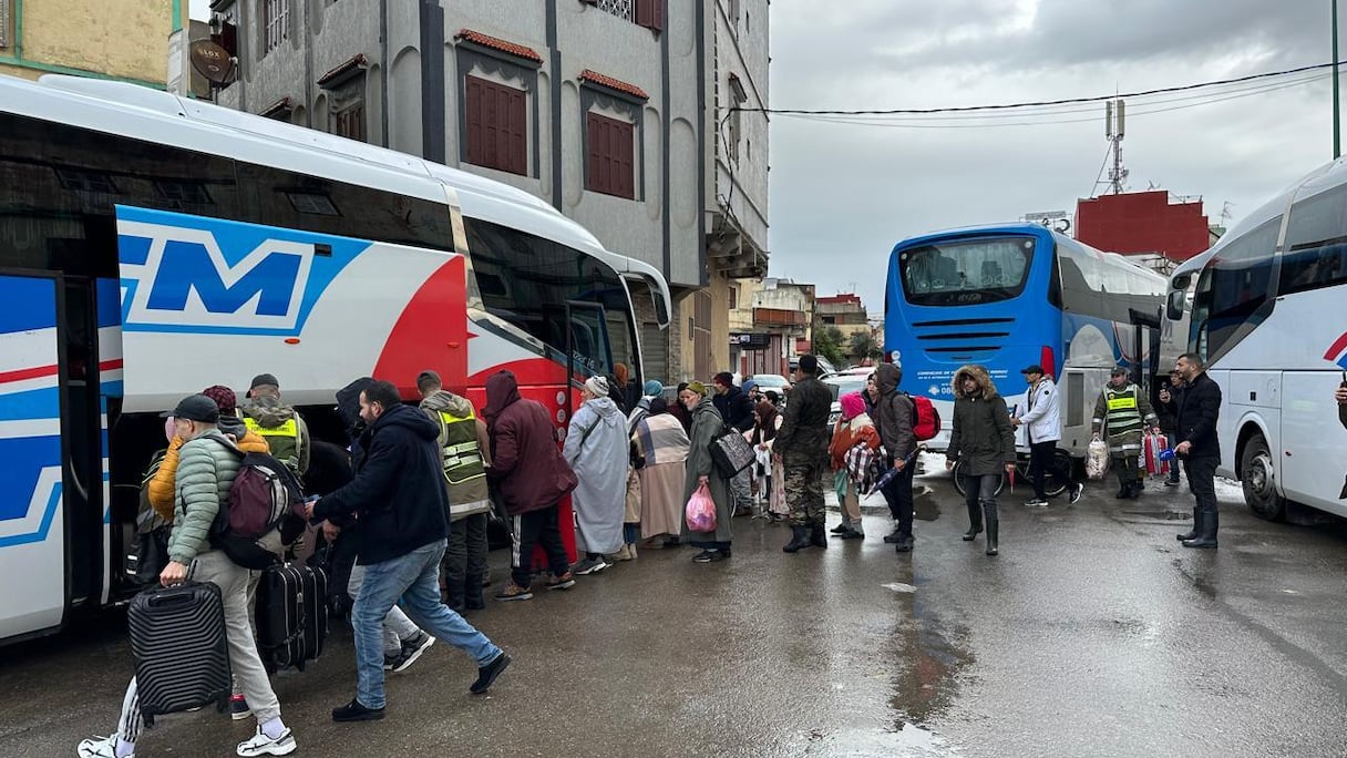 فيضانات تطوان تستنفر السلطات.. إجلاء واسع للسكان وتعليق الدراسة بسبب إنذار أحمر