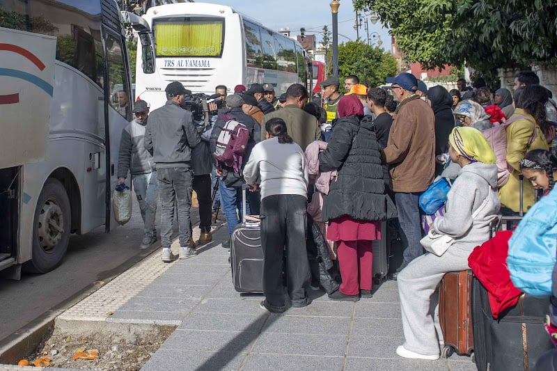 العودة التدريجية لسكان المناطق المنكوبة بالفيضانات بعد تحسن الأحوال الجوية وإعادة الخدمات الأساسية