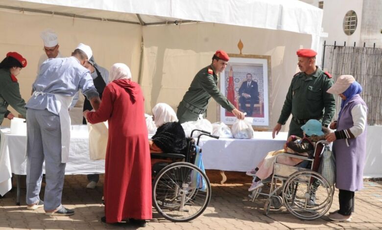بأمر من الملك محمد السادس.. الحرس الملكي يوزع 150 ألف وجبة إفطار ويوسّع المبادرة لدعم متضرري فيضانات القصر الكبير