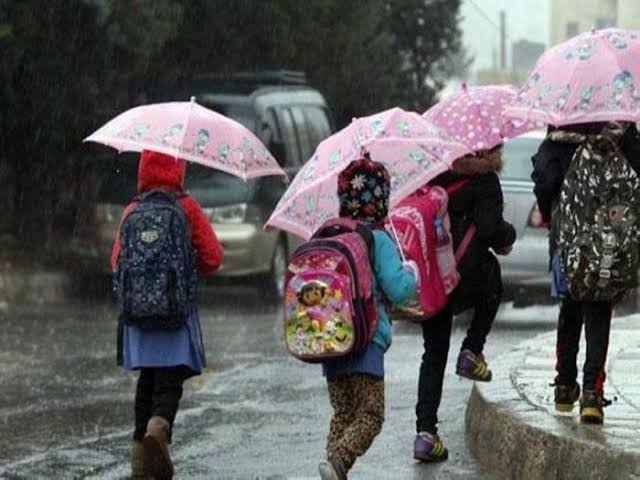 تعليق الدراسة بتطوان ليومين بسبب أمطار رعدية ورياح قوية