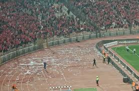 الكاف يحقق في أحداث مباراة الجيش الملكي والأهلي بدوري أبطال إفريقيا