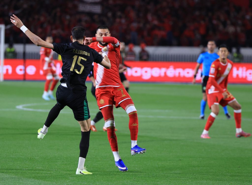 الجيش الملكي يهزم الوداد في كلاسيكو الدوري ويرتقي إلى المركز الثالث