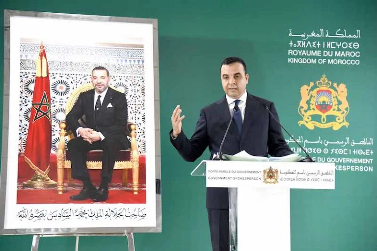 الحكومة تدافع عن حصيلتها وتؤكد تقدم الإصلاحات في الصحة والحوار الاجتماعي