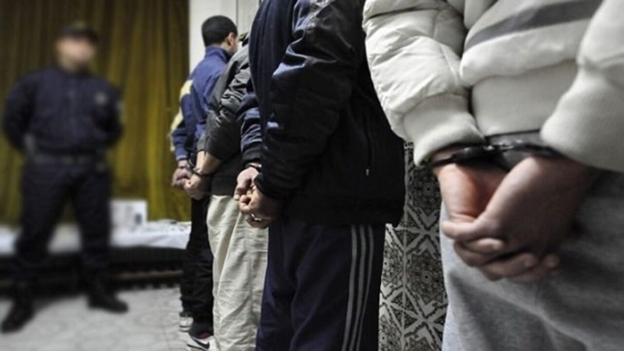 توقيف شبكة للنصب باسم مؤسسات عمومية بين جرسيف والعيون.. استهدفت الحسابات البنكية للضحايا