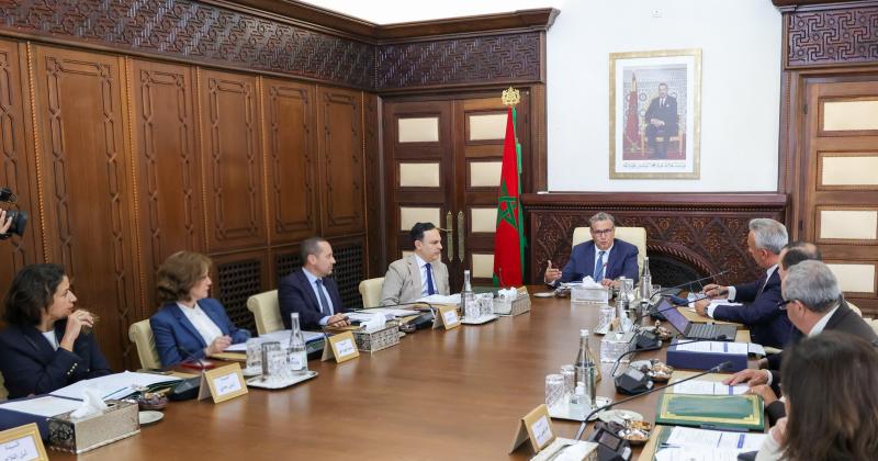 الحكومة تؤكد تسريع تنزيل ميثاق الاستثمار وتعزيز جاذبية المغرب دوليا