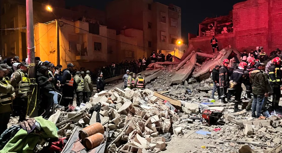 النيابة العامة تكشف تفاصيل صادمة في انهيار عمارتين بفاس.. متابعة 21 شخصًا وإيداع 8 رهن الاعتقال بعد مقتل 22 ضحية