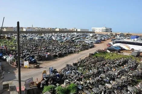 الدار البيضاء تسرّع إنهاء “المحاجز السوداء”.. إخراج أزيد من 2500 سيارة و3500 دراجة من الفضاءات المهملة