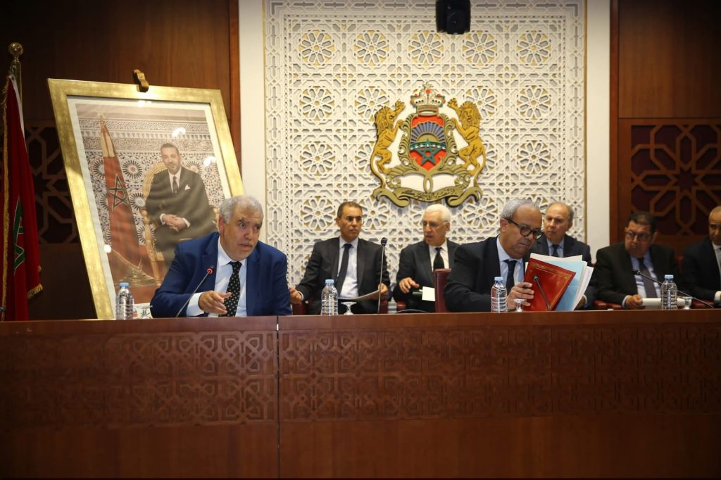 لجنة الداخلية تصادق على تعديل قانون الجهات وسط نقاش توسيع صلاحيات التنمية والثقافة
