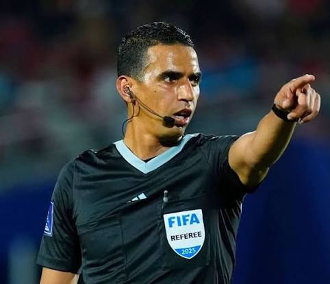 طاقم تحكيم مغربي يقود مواجهة ألمانيا وباراغواي في ثمن نهائي مونديال 2026
