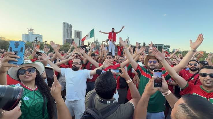 الجماهير المغربية تشعل أجواء مونتيري قبل القمة المرتقبة أمام هولندا