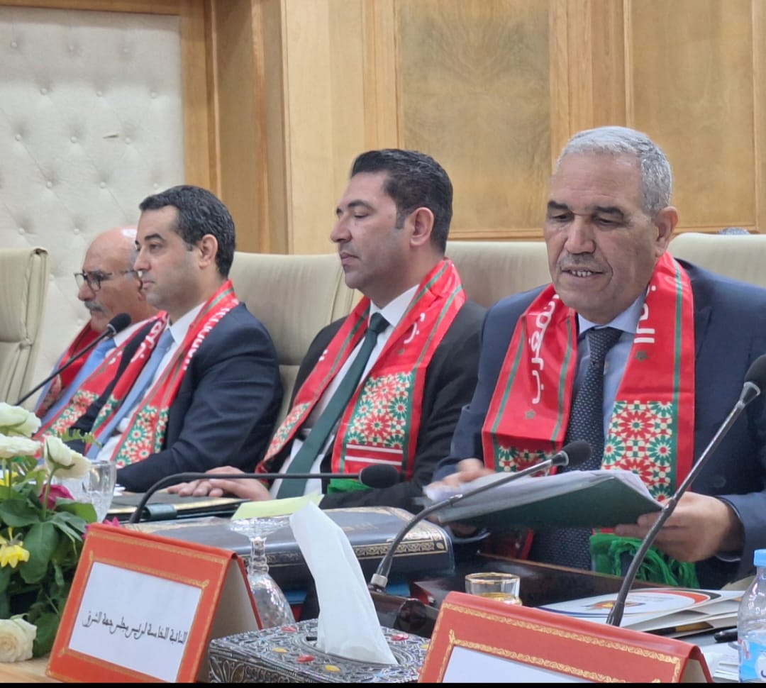 والي جهة الشرق يدعو إلى تسريع وتيرة المشاريع التنموية وترسيخ النجاعة في التدبير الترابي