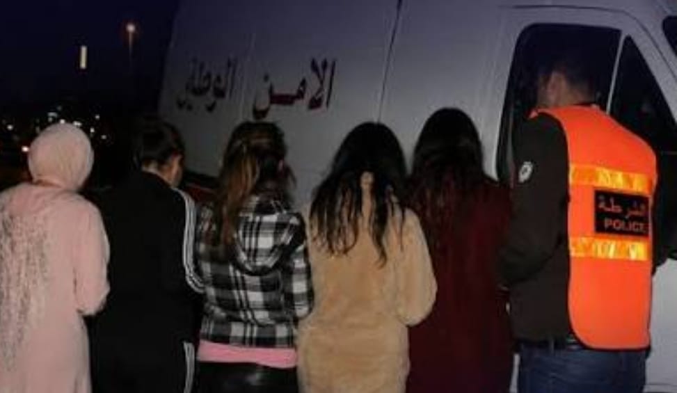 اعلانات عبر “أفري بابا” تقود إلى تفكيك شقة للدعارة وتوقيف 6 نساء