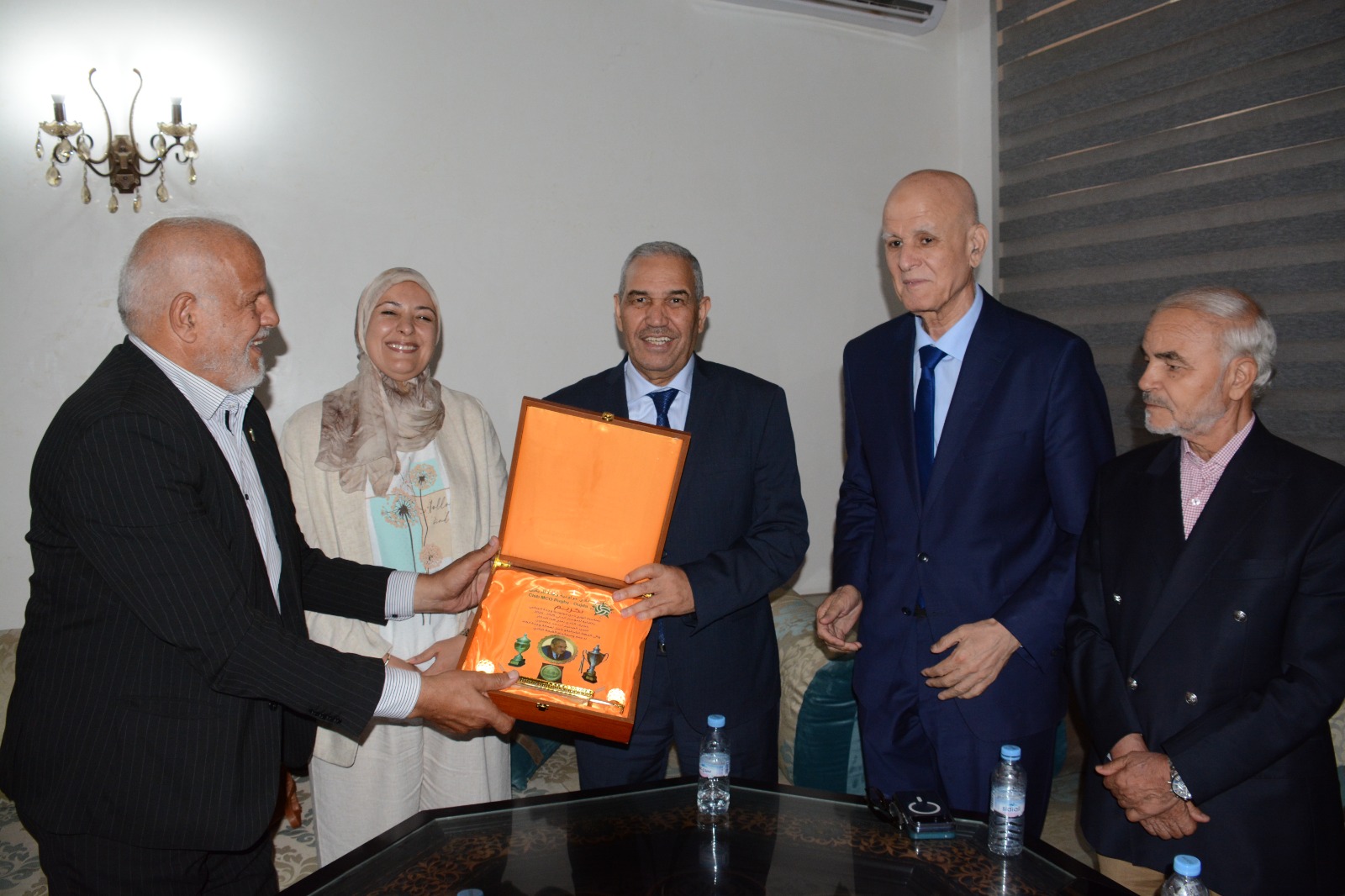 والي جهة الشرق يستقبل ويُكرم فريق المولودية الوجدية للريكبي بمناسبة تحقيقه “الثلاثية التاريخية”