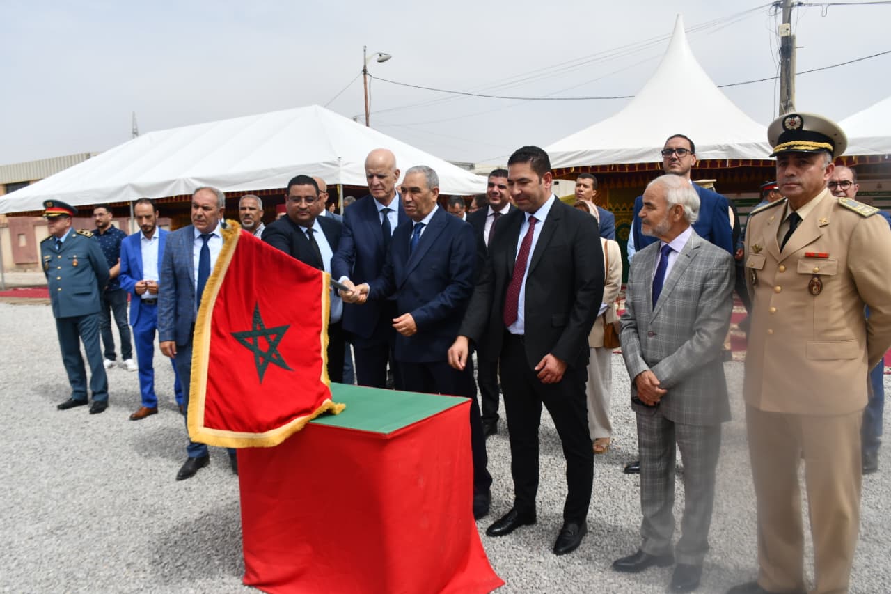 استعدادا لاستقبال 131 حافلة جديدة.. وجدة تعزز بنيتها التحتية بوضع حجر الأساس لبناء مركزين متطورين للنقل