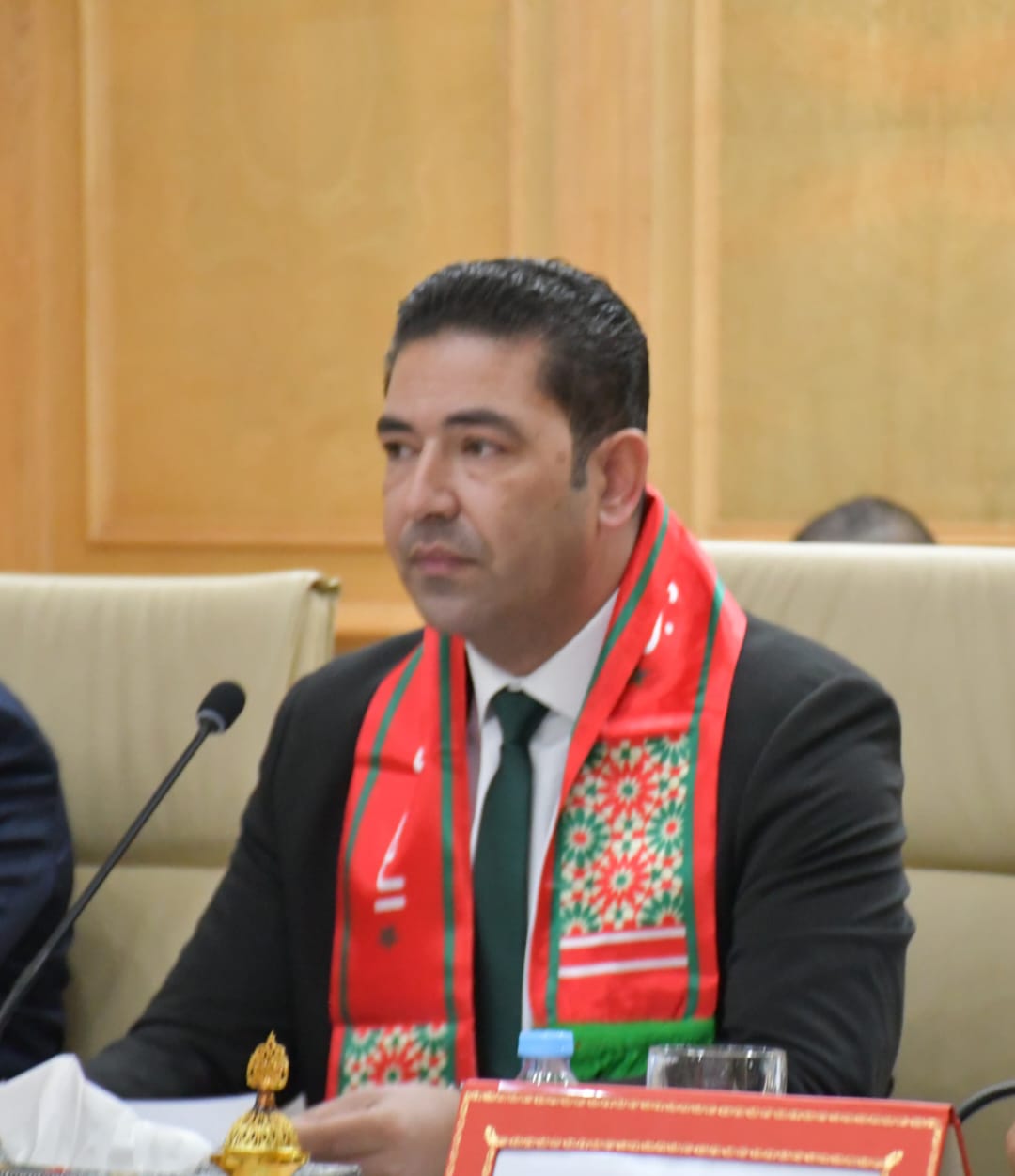 بوعرورو يقطع الطريق على التكهنات: “10 أيام” تفصلنا عن كشف الأوراق