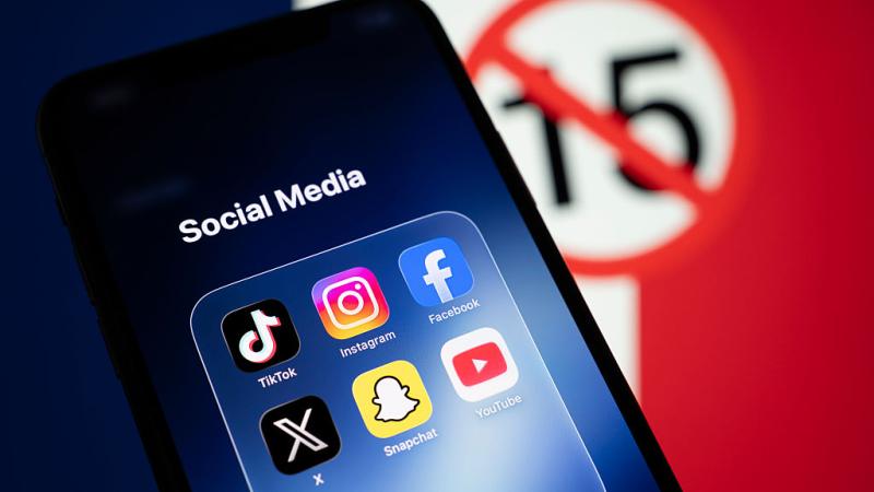 حظر مواقع التواصل للأطفال دون 15 سنة ضمن برنامج حكومي للطفولة الرقمية