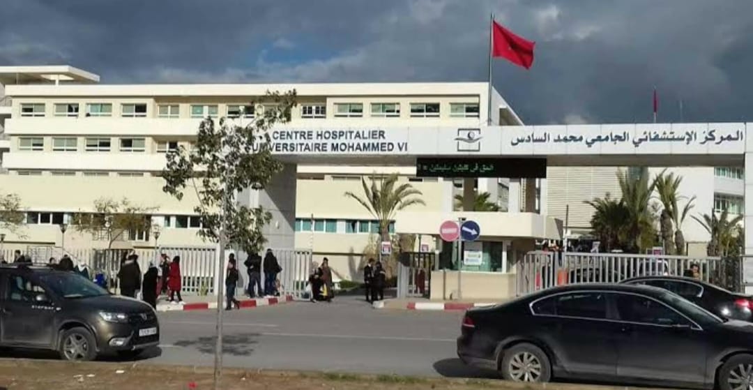 أساتذة طب وجدة يدقون ناقوس الخطر ويحملون الإدارة مسؤولية تدهور المستشفى الجامعي