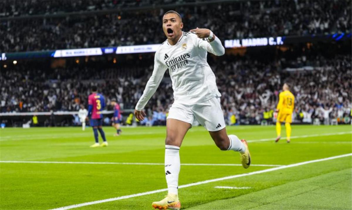 ثنائية مبابي تمنح ريال مدريد انتصارا ثمينا على برشلونة في كلاسيكو إسبانيا